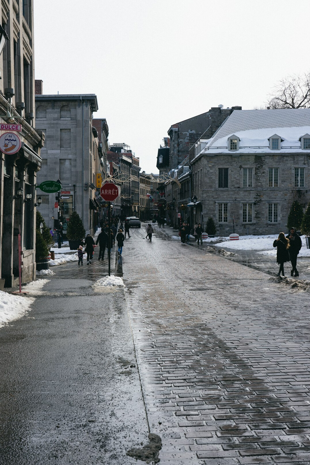 people chatting sidewalk